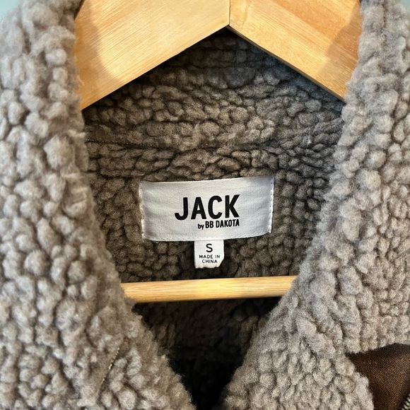 BB Dakota Jack Women's Back in Time faux suede and shearling vest - Picture 5 of 6